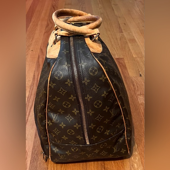 Louis Vuitton Monogram Evasion Sports Bag - Picture 4 of 6